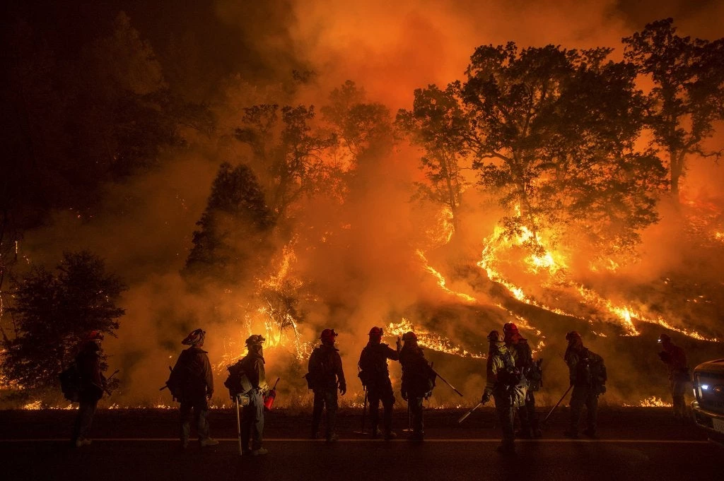 Θρήνος στην Καλιφόρνια: 1000 οι αγνοούμενοι, περισσότεροι από 70 οι νεκροί